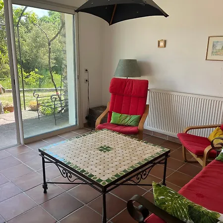 Entre Garrigue Et Potager Bio Holiday home *