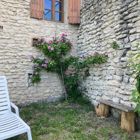 Holiday home Entre Garrigue Et Potager Bio *